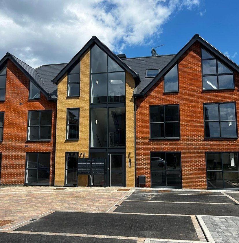 Kingswood Place, Uxbridge new build apartments